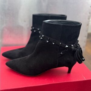 Valentino Garavani Black Ankle Boots with Rockstuds